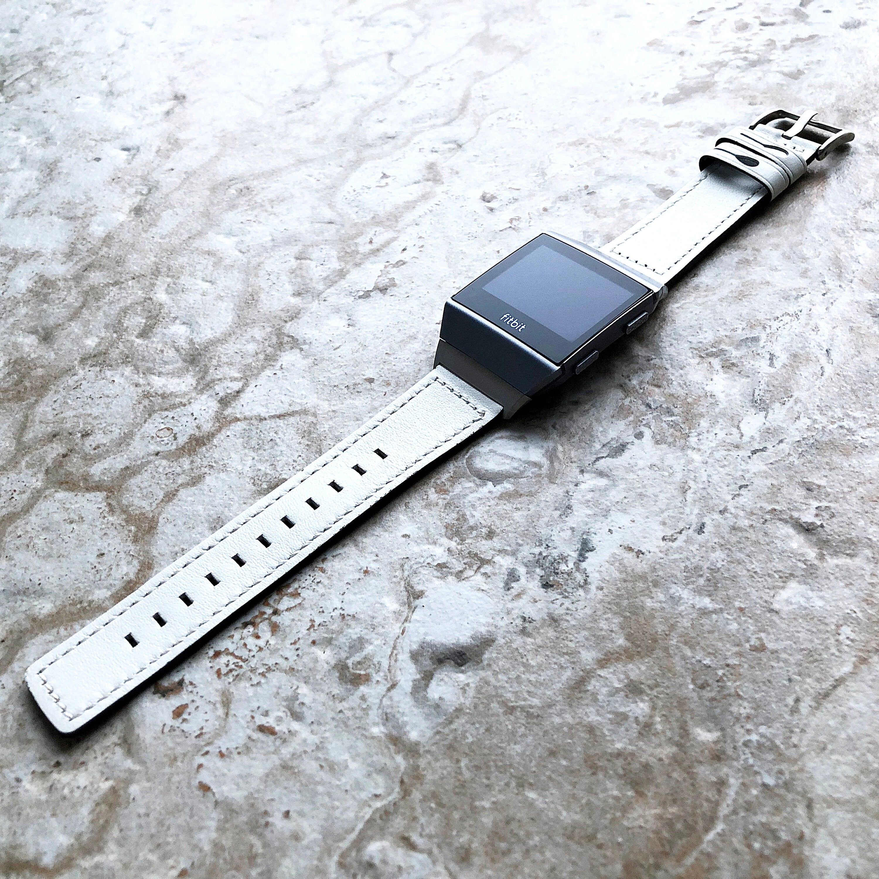 Fitbit Ionic White Color Soft Leather Band Strap with White Stitches for Watch Band Strap Quick Release Adapters in Silver Rose Gold Black